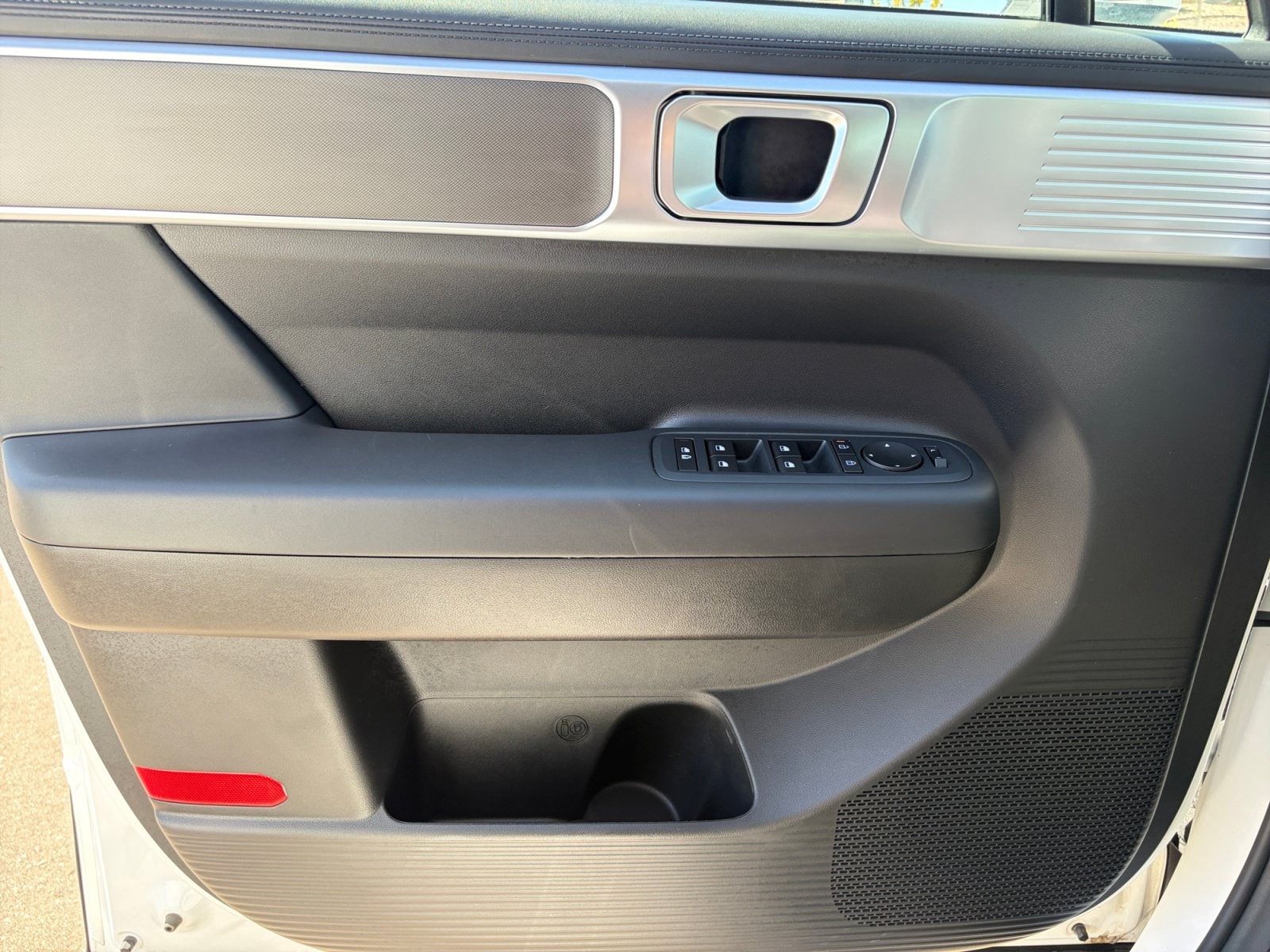 2025 Hyundai Santa Fe SE - Photo 14