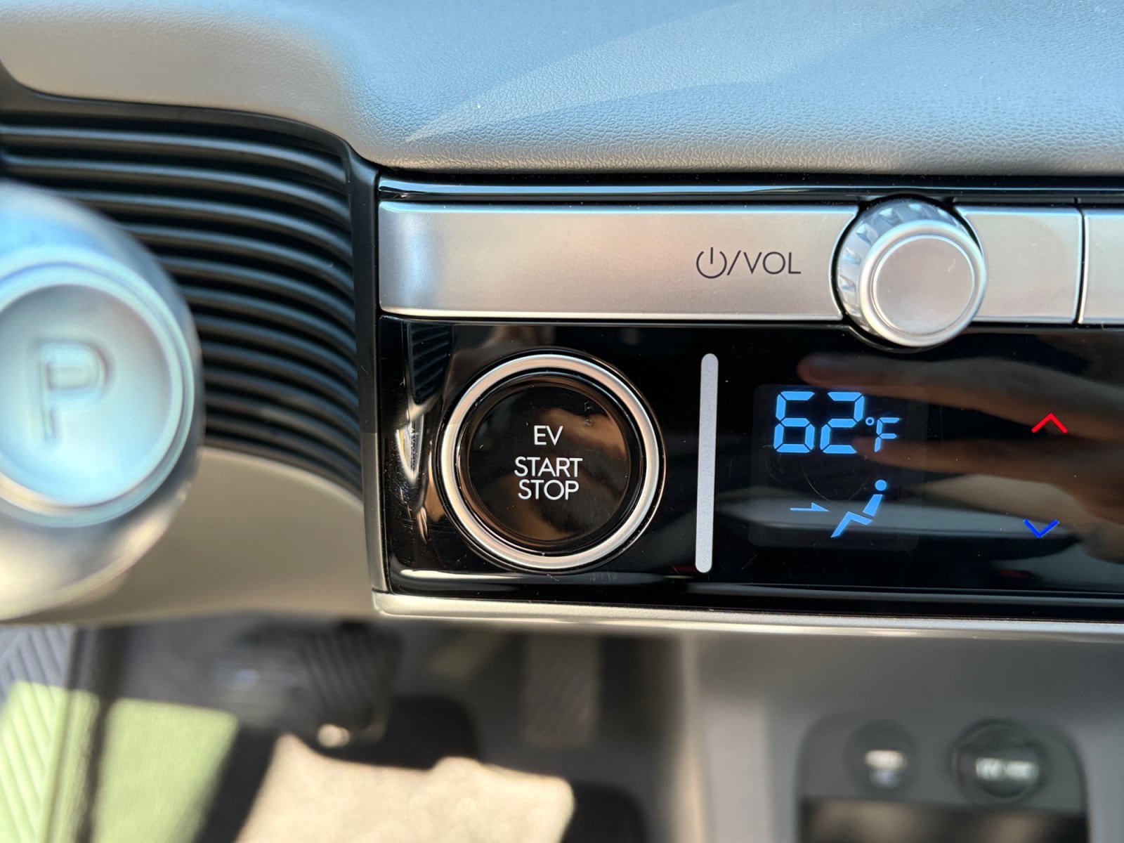 2024 Hyundai IONIQ 5 Limited - Photo 29