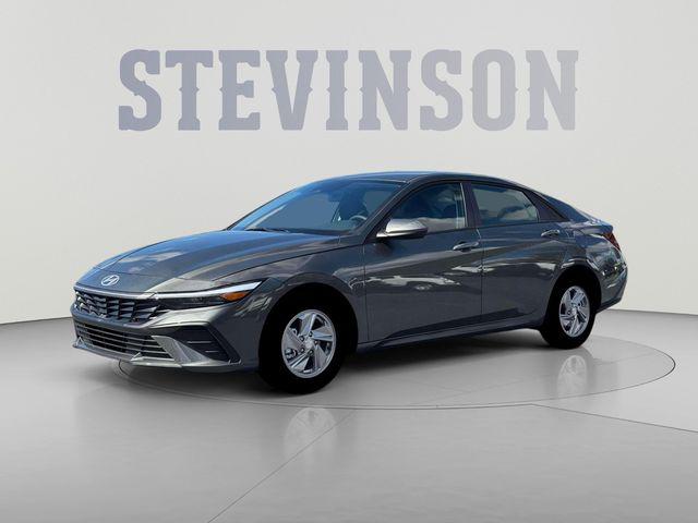 2026 Hyundai Elantra SE - Photo 2