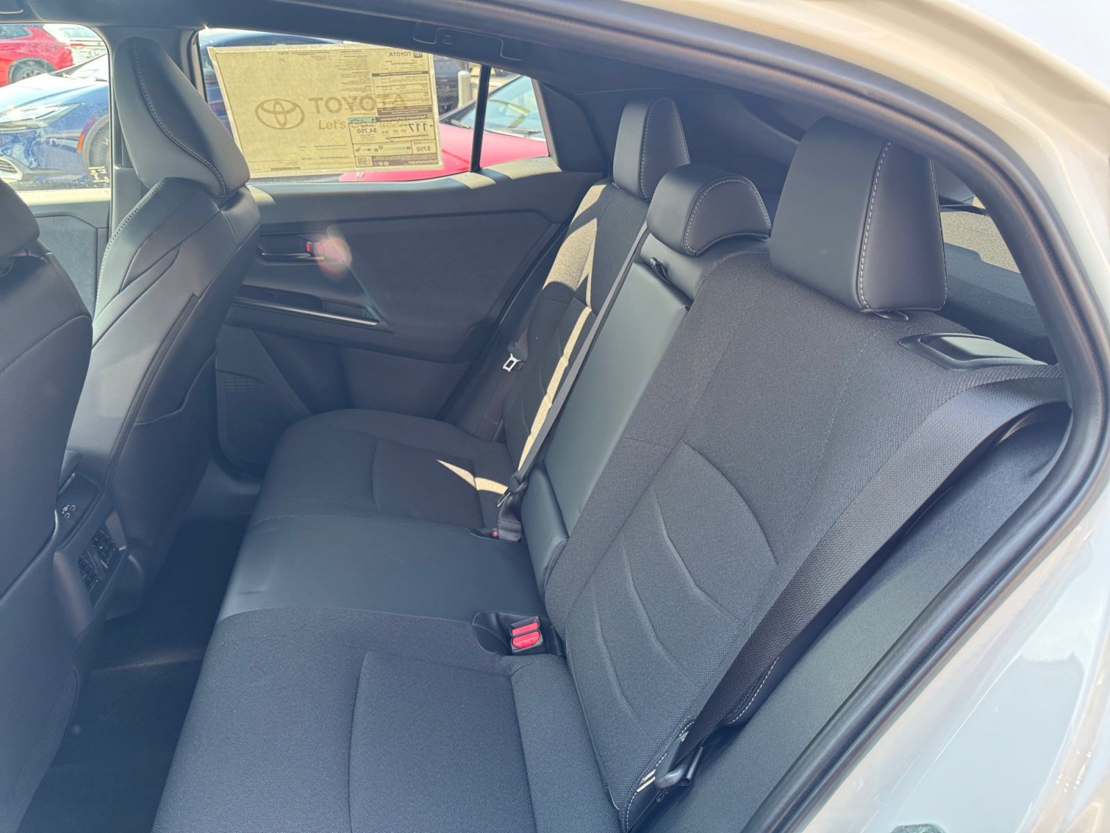 2026 Toyota C-HR SE - Photo 17