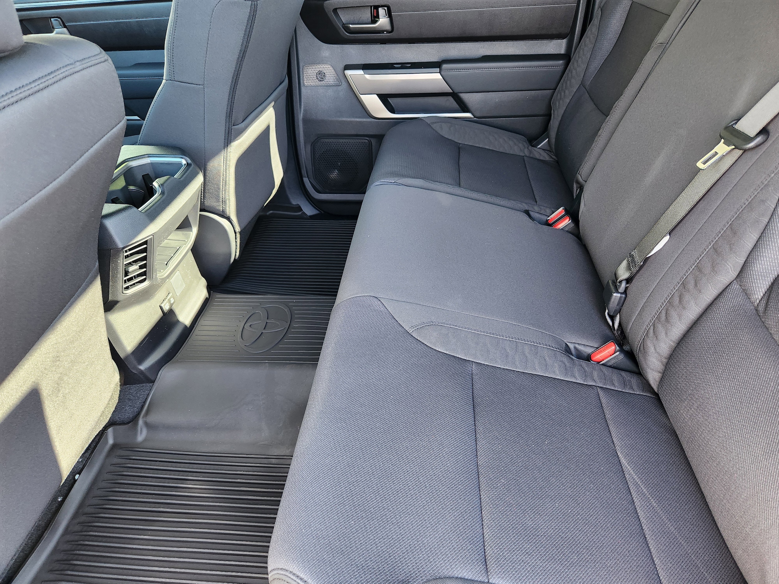 2026 Toyota Tundra SR5 - Photo 23