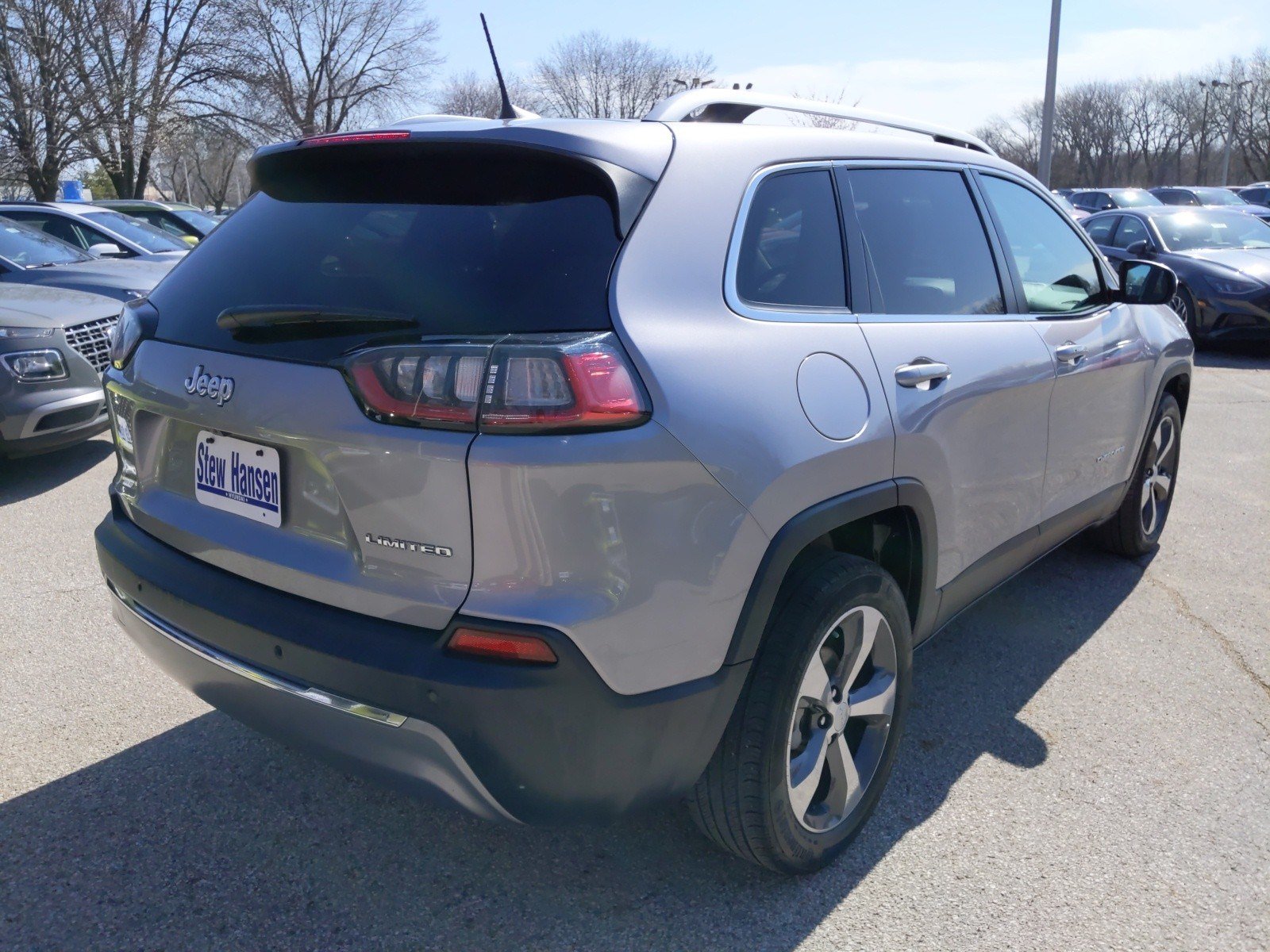 Used 2019 Jeep Cherokee Limited FWD SUV