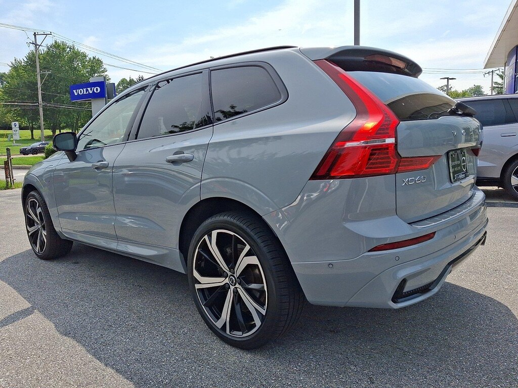 Certified 2024 Volvo XC60 Recharge Plug-In Hybrid Ultimate Dark Theme SUV