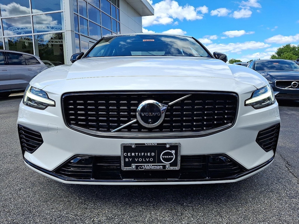 Certified 2024 Volvo S60 Recharge Plug-In Hybrid Plus Dark Theme Sedan