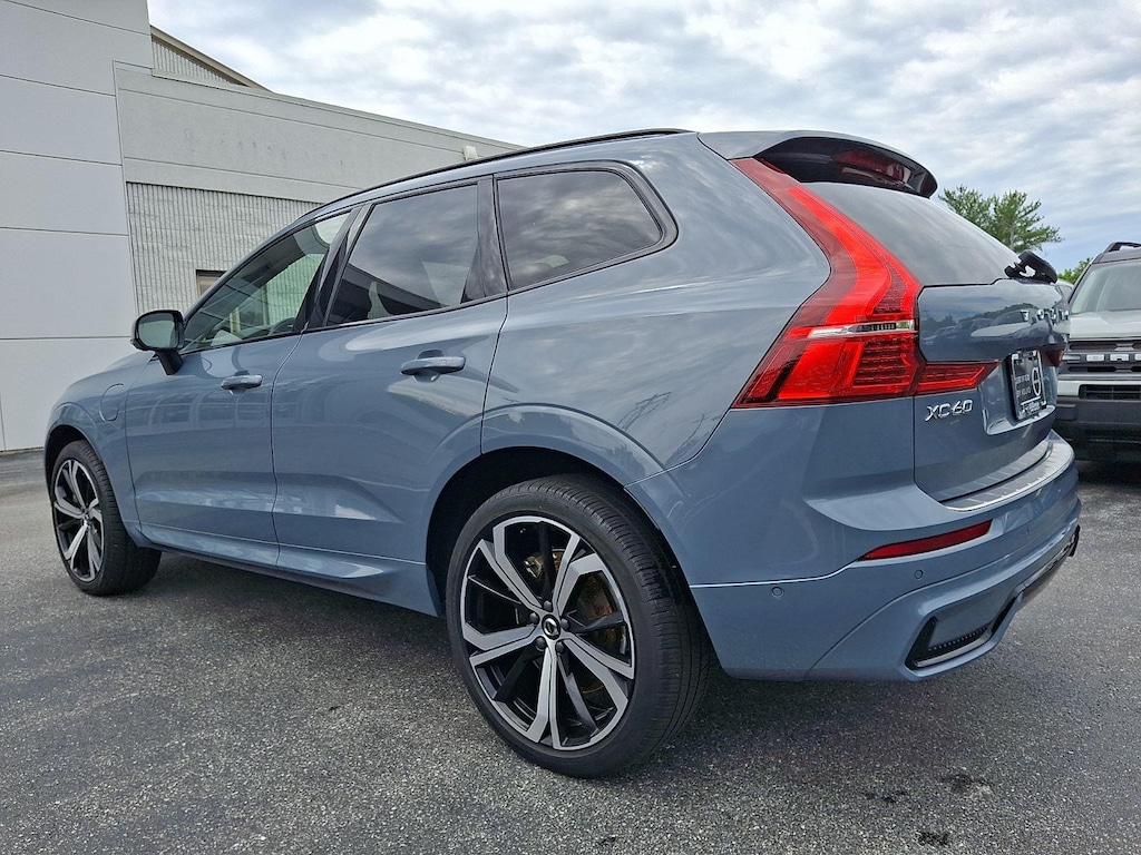 Certified 2023 Volvo XC60 Recharge Plug-In Hybrid Ultimate Dark Theme SUV