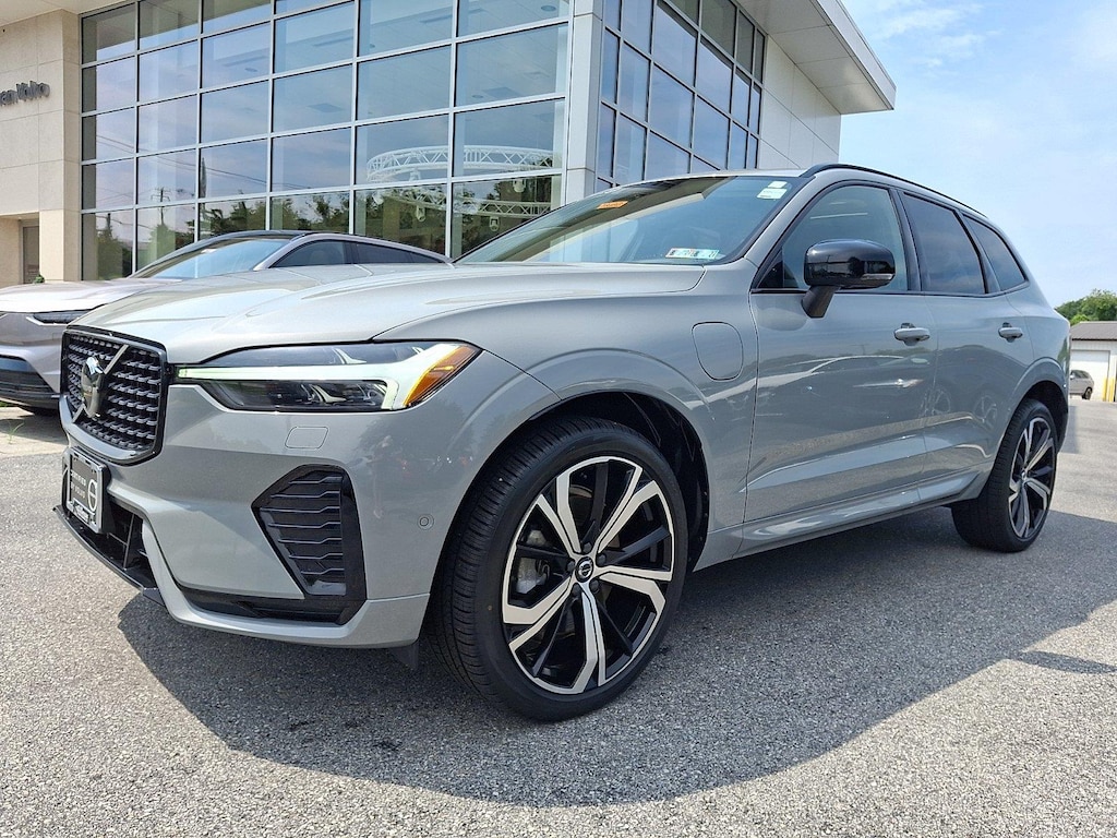 Certified 2024 Volvo XC60 Recharge Plug-In Hybrid Ultimate Dark Theme SUV