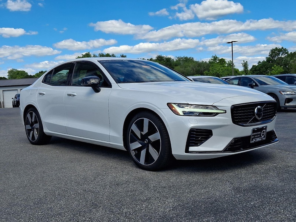 Certified 2024 Volvo S60 Recharge Plug-In Hybrid Plus Dark Theme Sedan