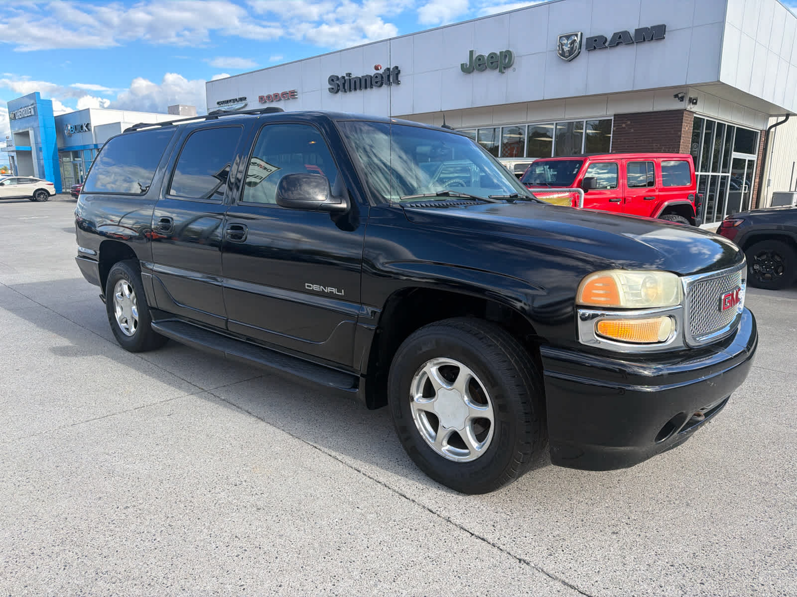 2002 GMC Yukon XL Base