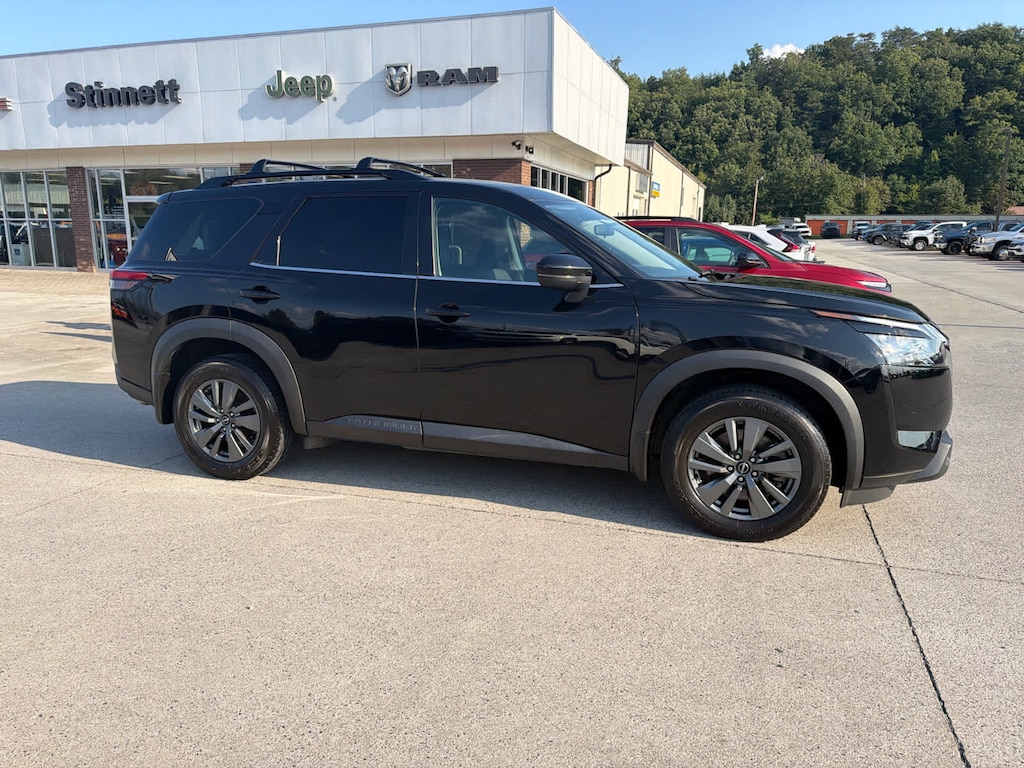 Used 2023 Nissan Pathfinder SV SUV