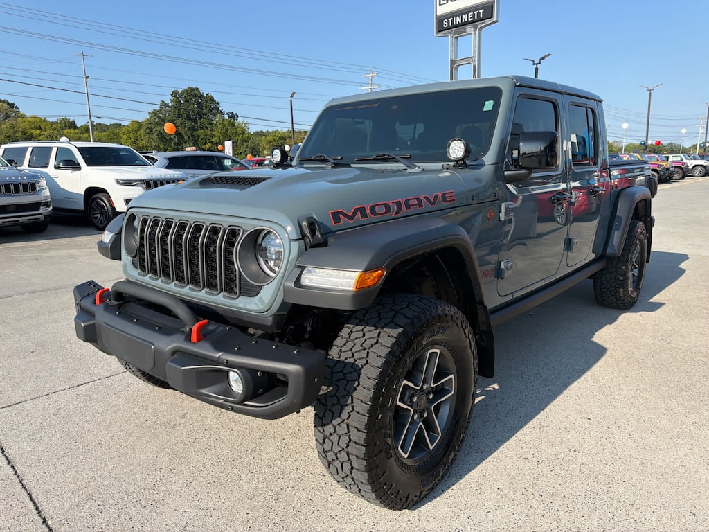 Used 2025 Jeep Gladiator Mojave 4x4 4x4