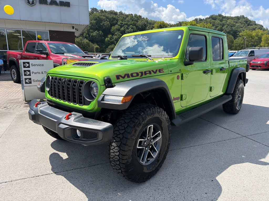 Used 2025 Jeep Gladiator Mojave 4x4 4x4
