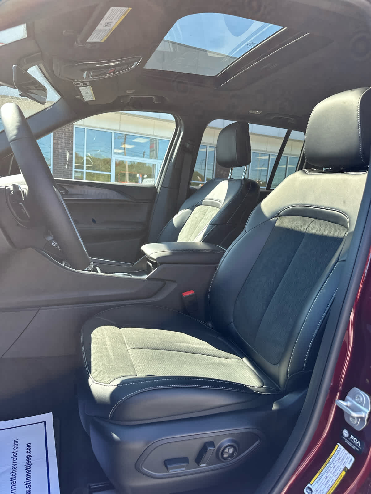 2025 Jeep Grand Cherokee Altitude - Photo 11