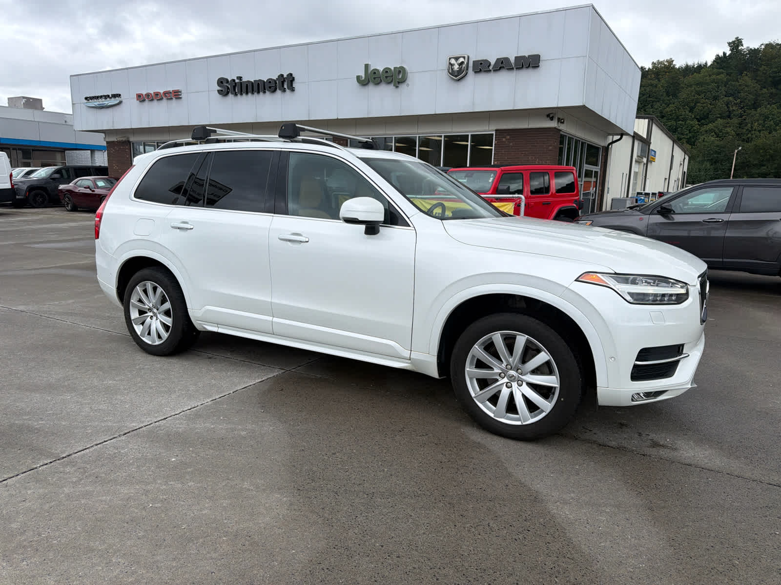 Used 2017 Volvo XC90 Momentum T6 AWD 7-Passenger