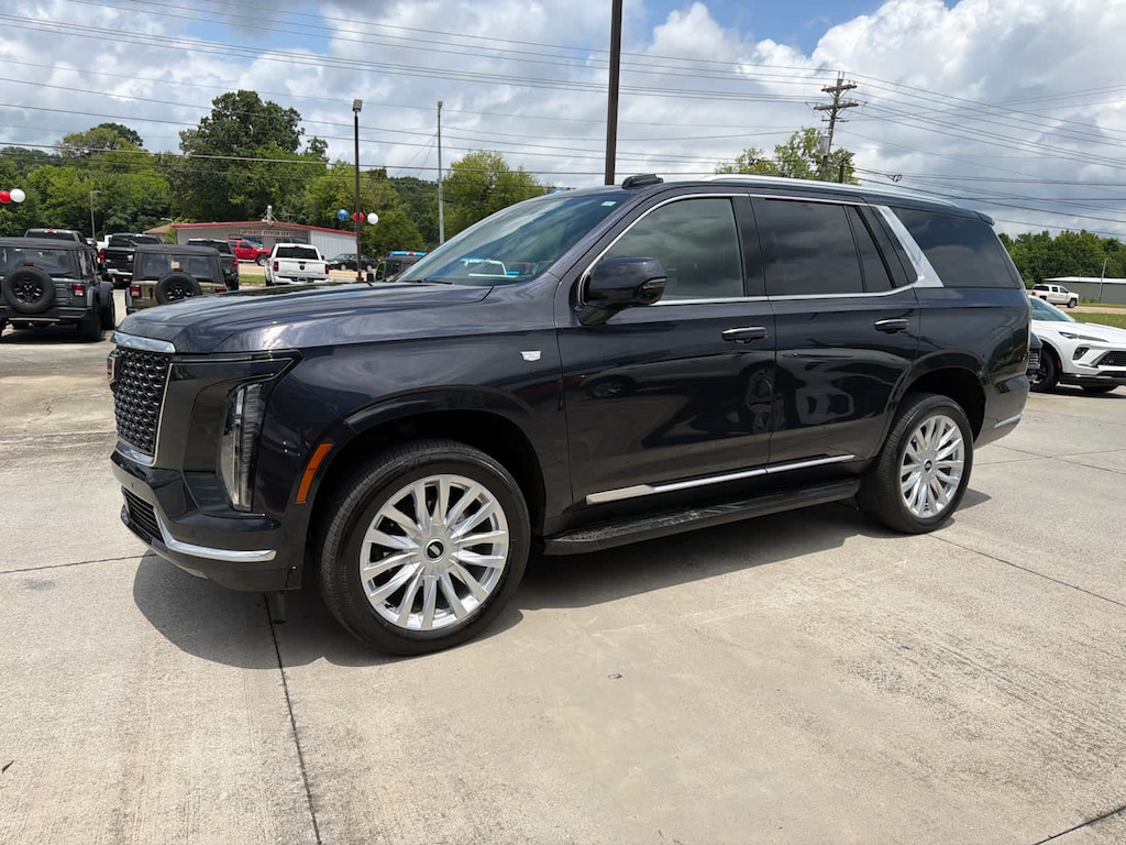 Used 2025 Cadillac Escalade 4WD Luxury