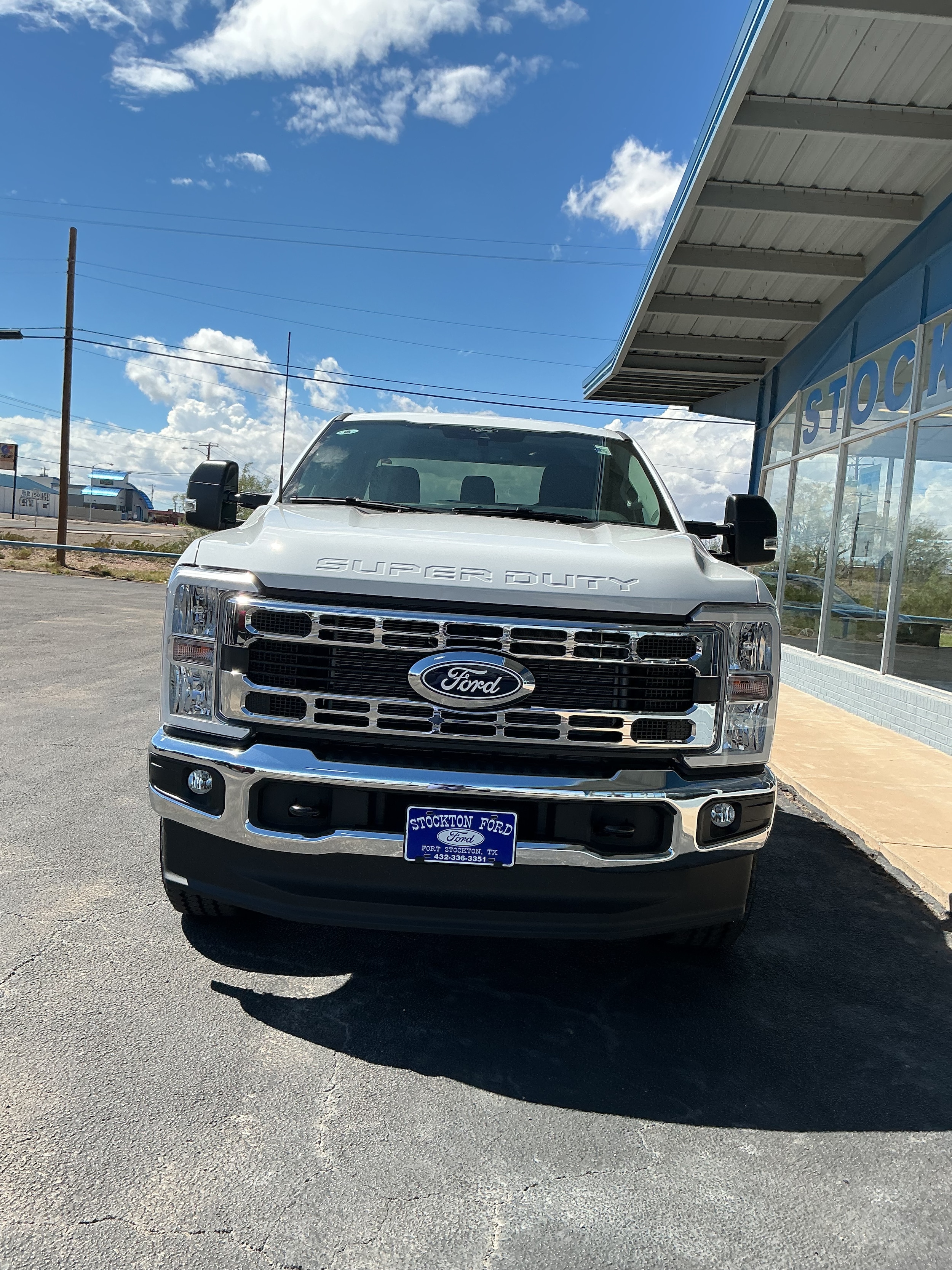 2027 Ford F-350 Super Duty XLT