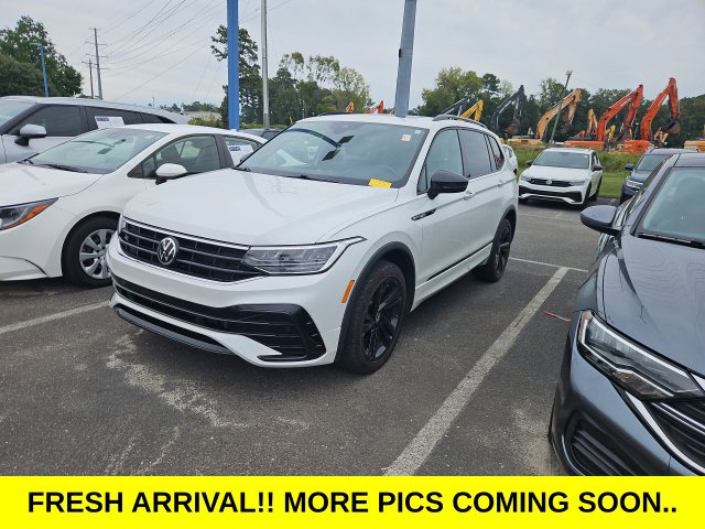 2023 Volkswagen Tiguan SE R-LINE BLACK