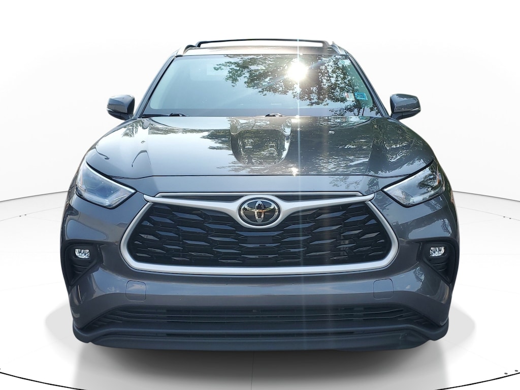 Used 2021 Toyota Highlander XLE SUV