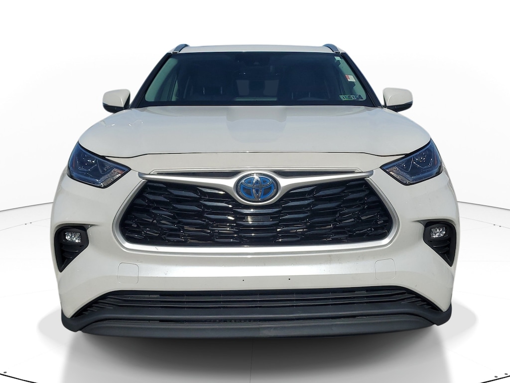 Used 2022 Toyota Highlander Hybrid XLE Bronze SUV
