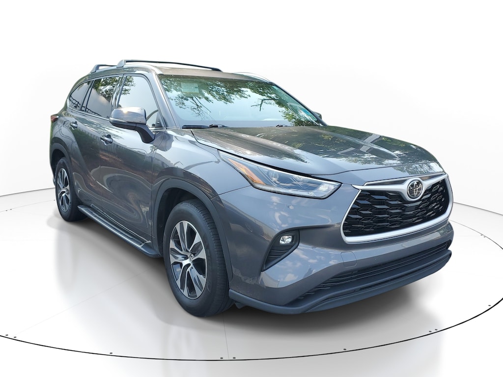 Used 2021 Toyota Highlander XLE SUV