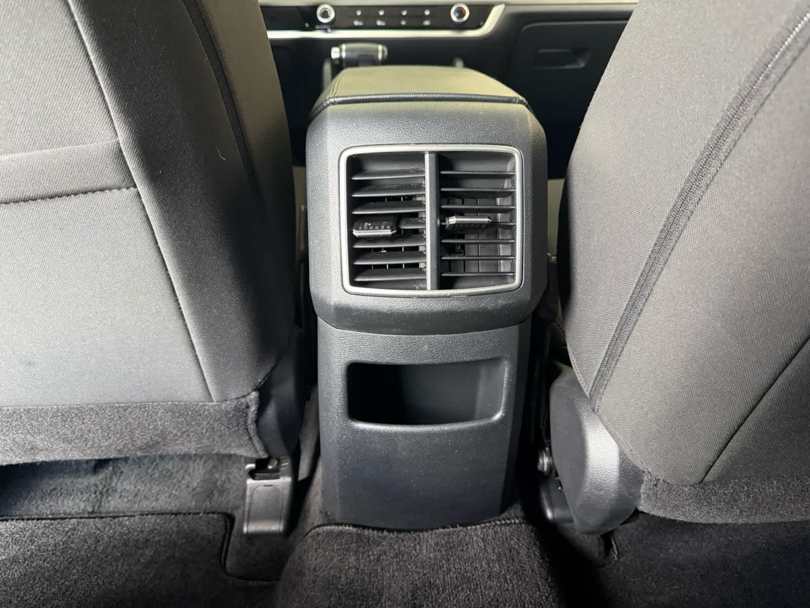 2024 Kia Sportage LX - Photo 11