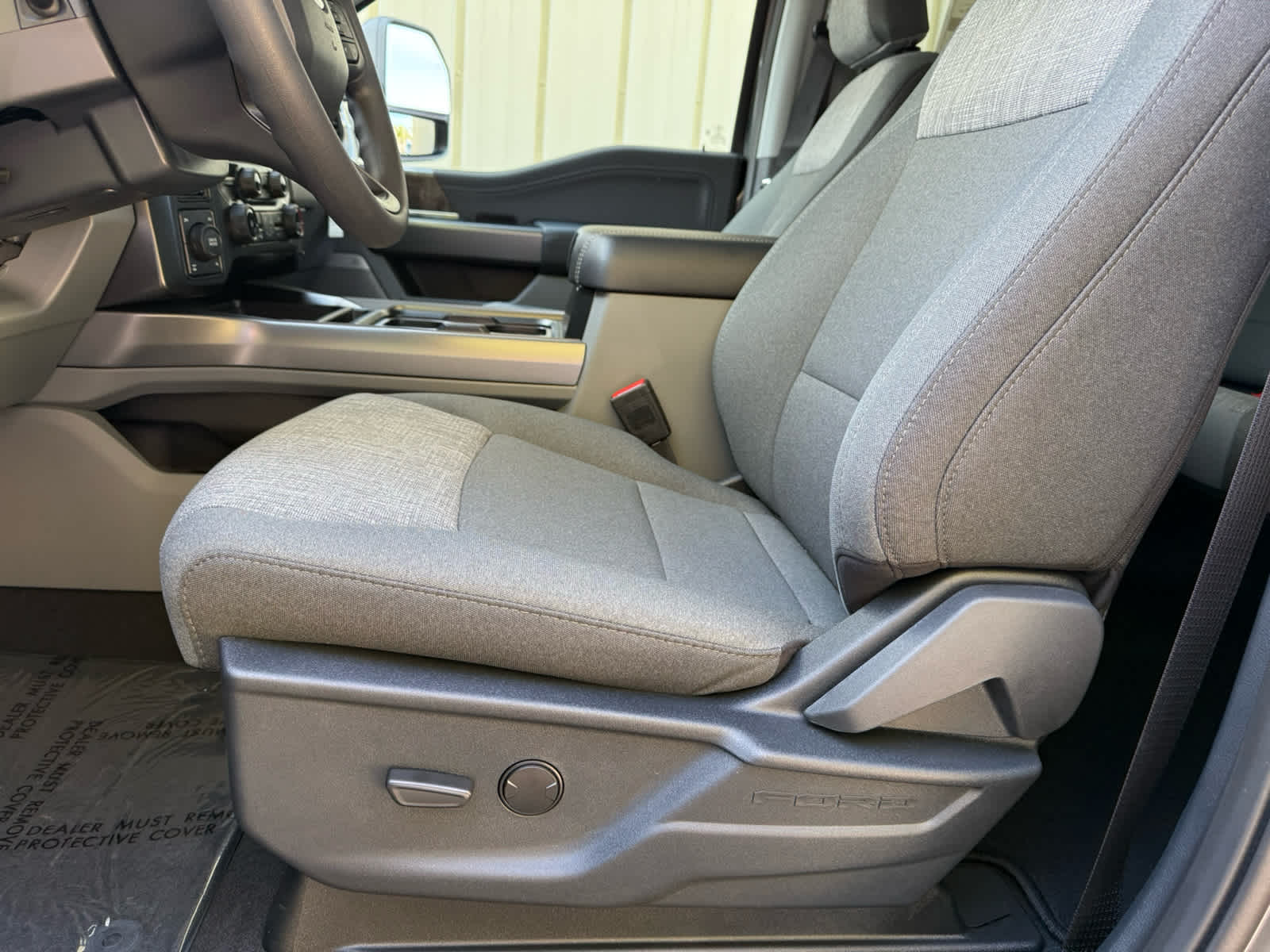 New 2027 Ford Super Duty F-350 SRW XLT Truck