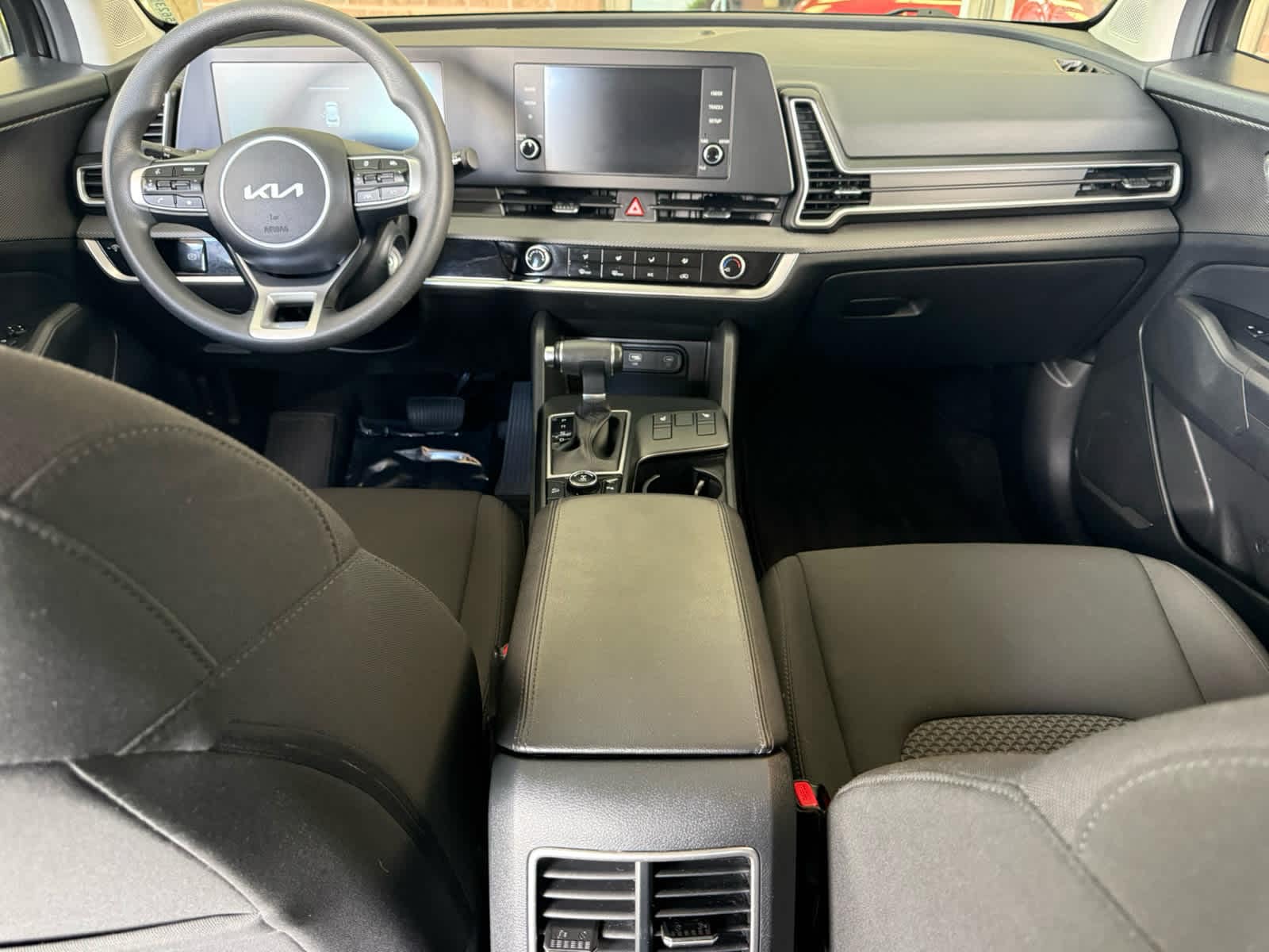 2024 Kia Sportage LX - Photo 17