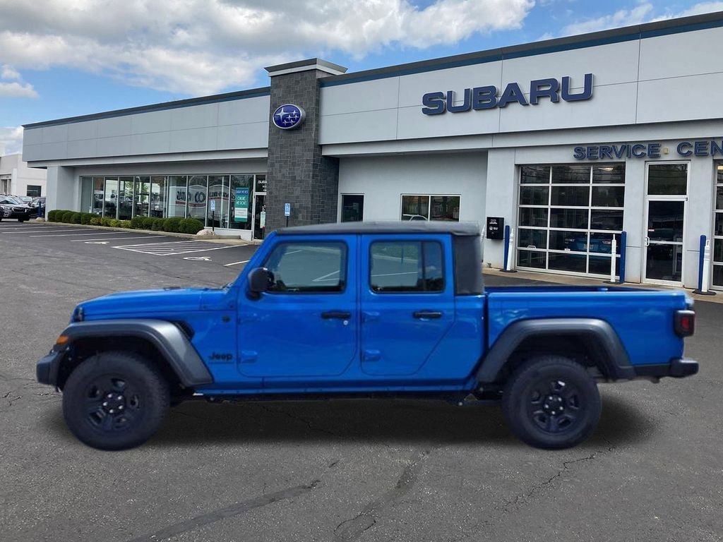 Used 2022 Jeep Gladiator Sport Truck