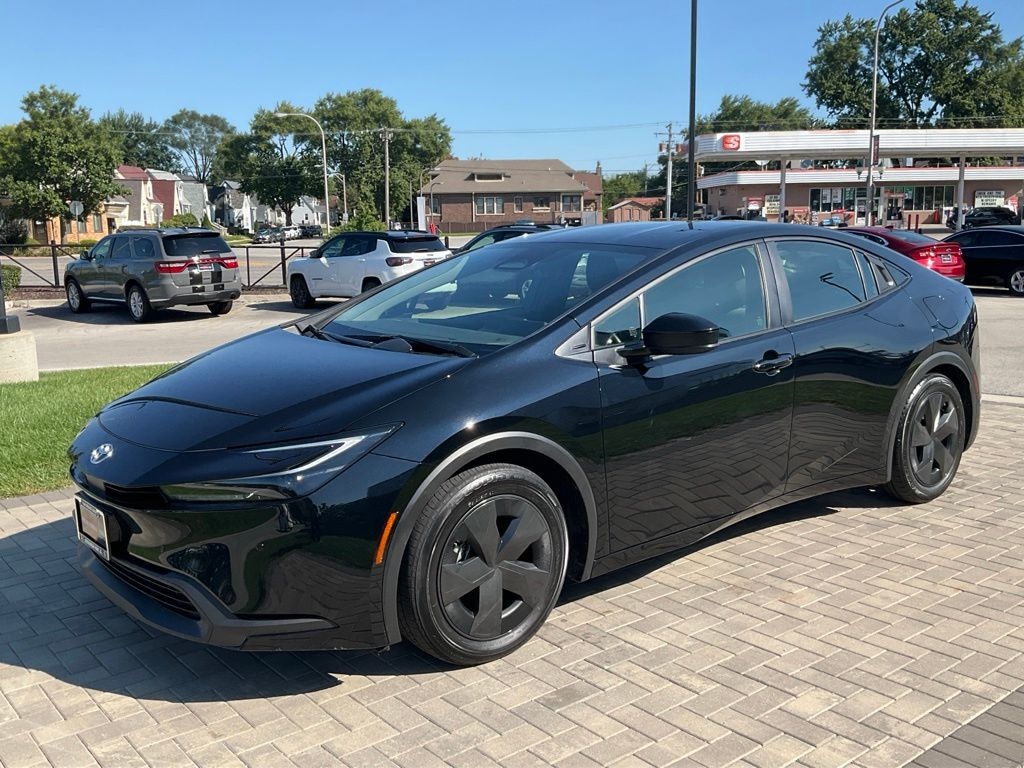 Used 2025 Toyota Prius LE Hatchback