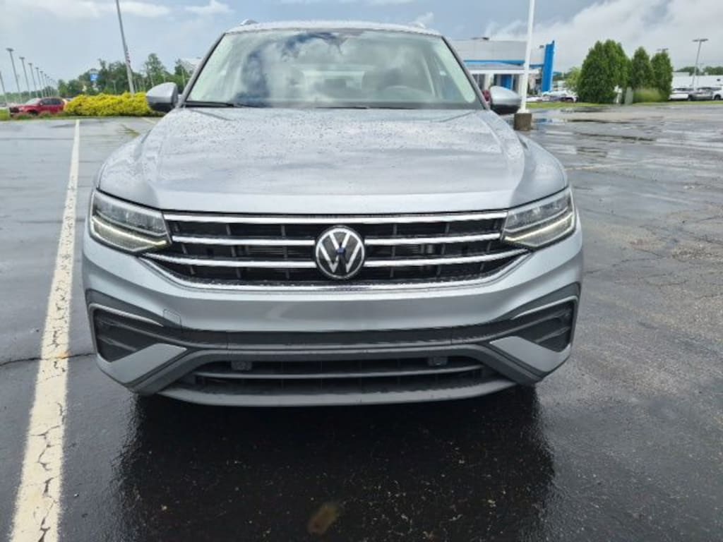 Used 2024 Volkswagen Tiguan 2.0T SE SUV
