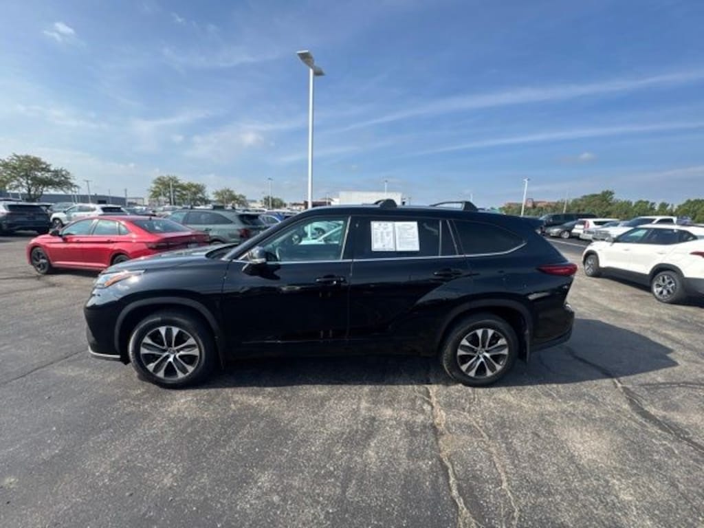 Used 2020 Toyota Highlander XLE SUV