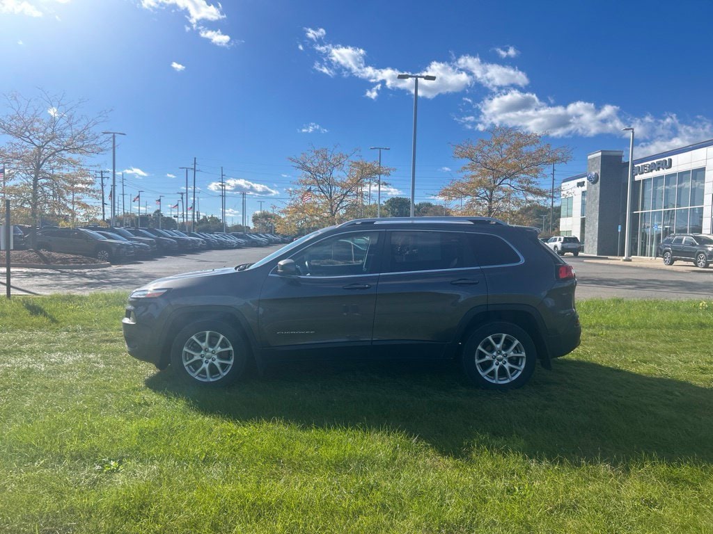 Used 2014 Jeep Cherokee Latitude with VIN 1C4PJLCB4EW155410 for sale in Macomb, MI