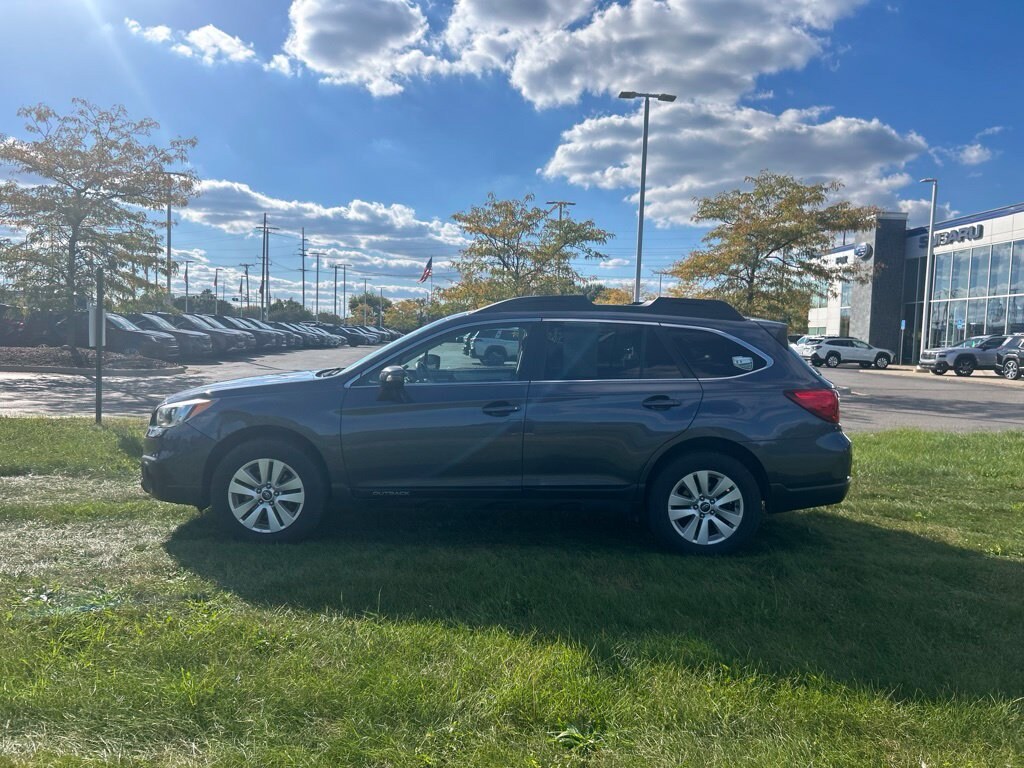 Used 2017 Subaru Outback 2.5i Premium with SUV