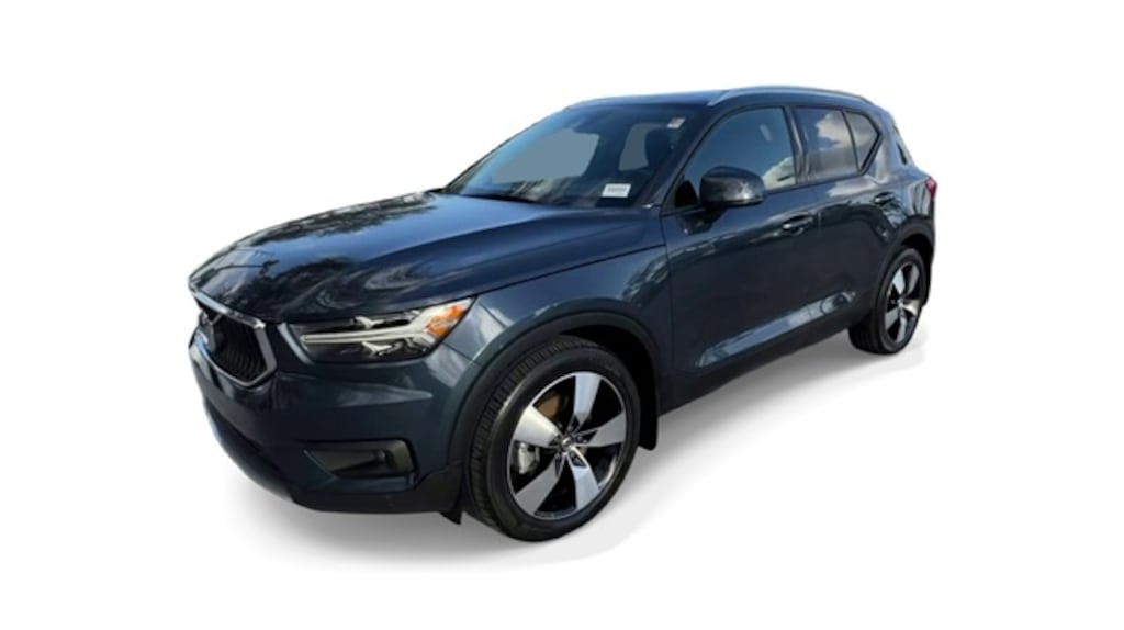 Used 2021 Volvo XC40 Momentum SUV
