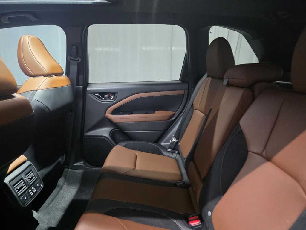2026 Subaru Forester Touring - Photo 10