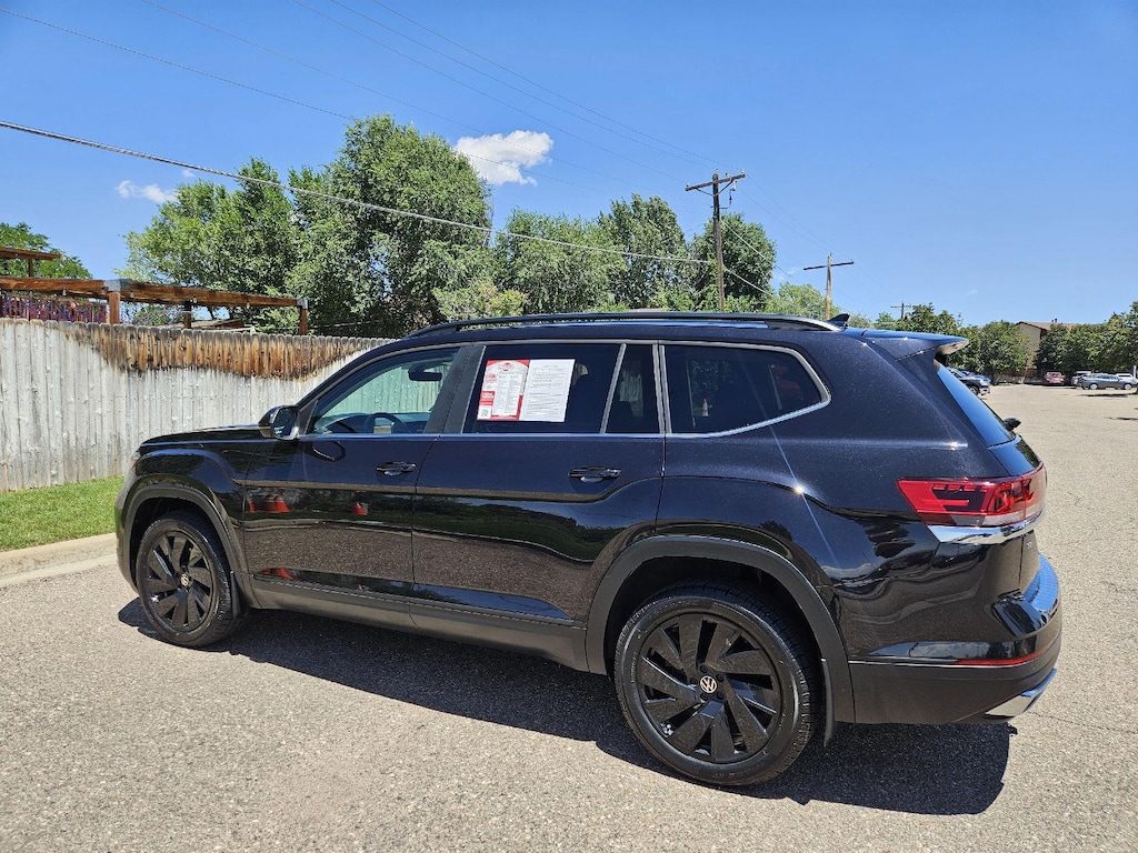 Used 2024 Volkswagen Atlas 2.0T SE w/Technology SUV