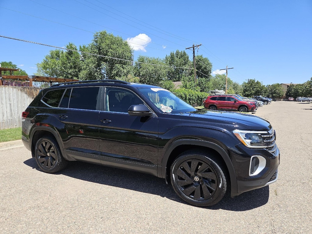 Used 2024 Volkswagen Atlas 2.0T SE w/Technology SUV