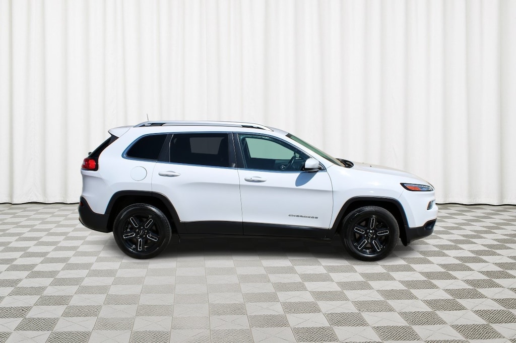 Used 2018 Jeep Cherokee Latitude Plus FWD SUV