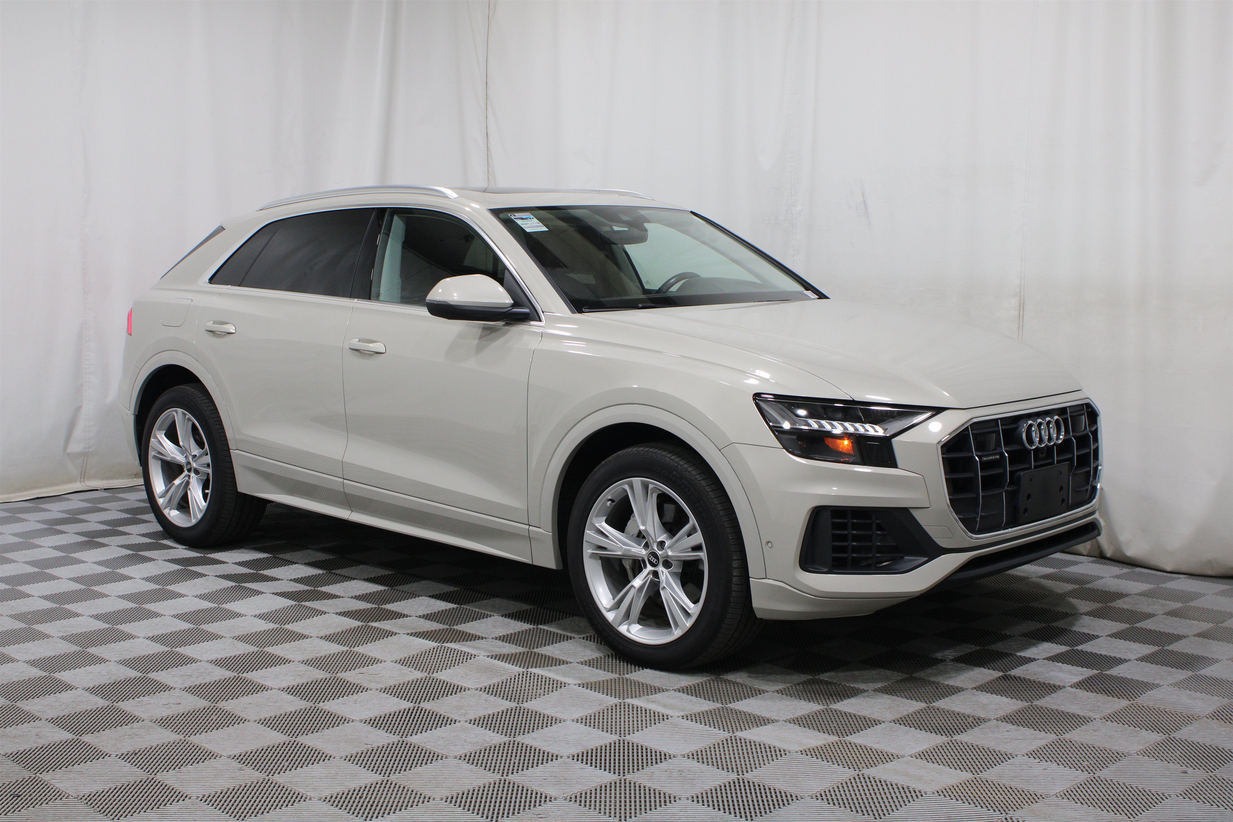  Audi Q8