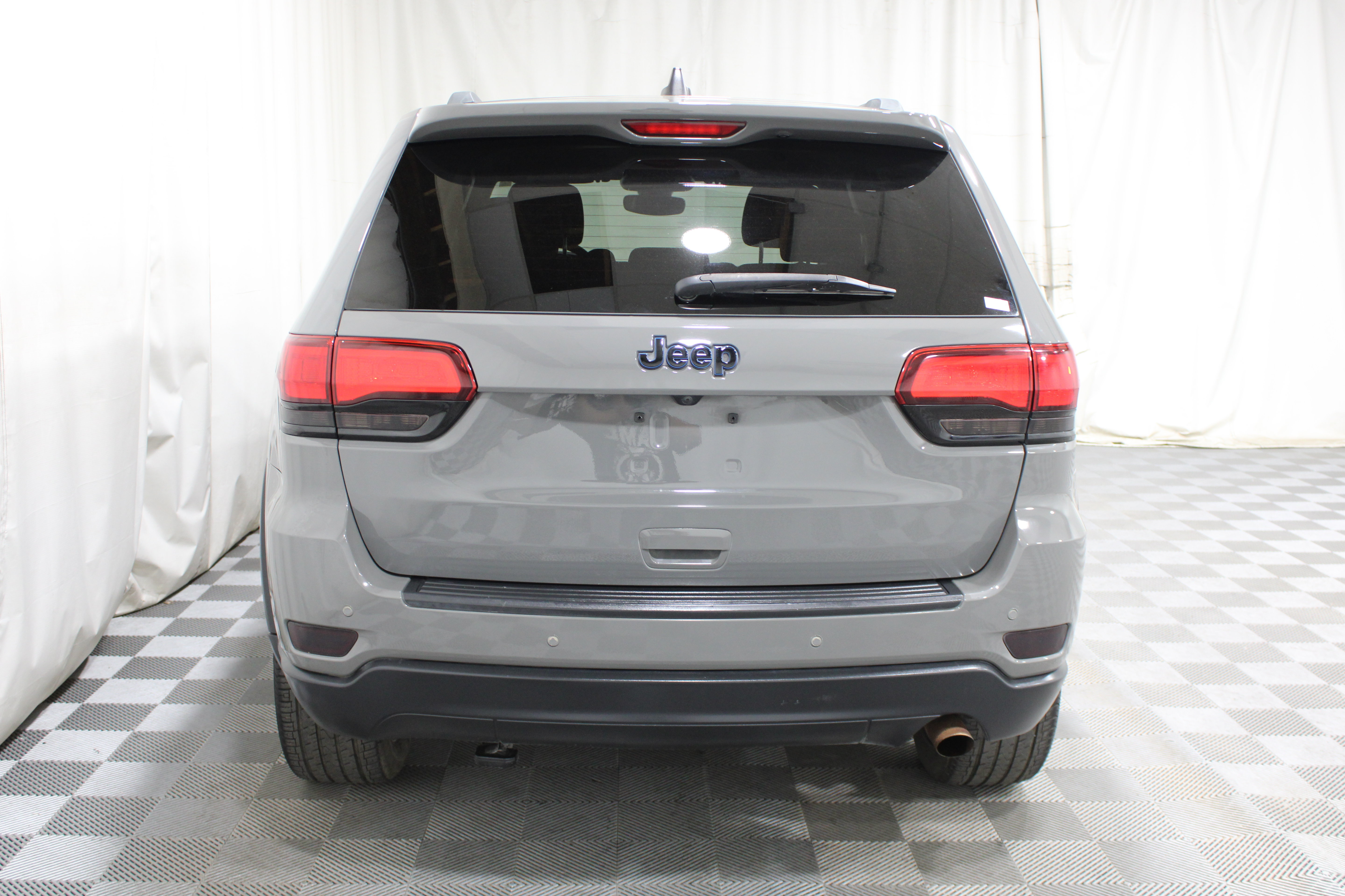 Used 2019 Jeep Grand Cherokee Laredo SUV