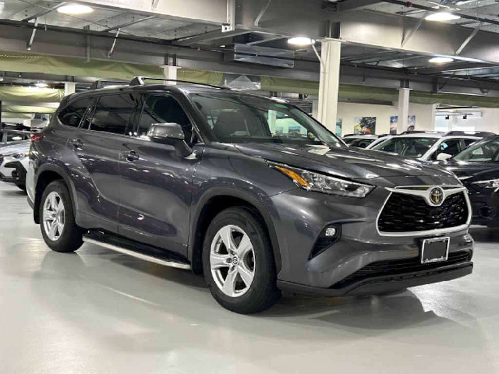 Used 2020 Toyota Highlander LE SUV