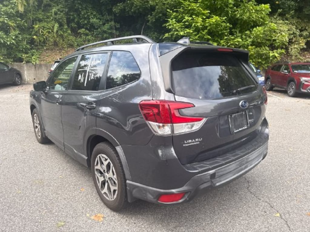 Used 2024 Subaru Forester Premium SUV