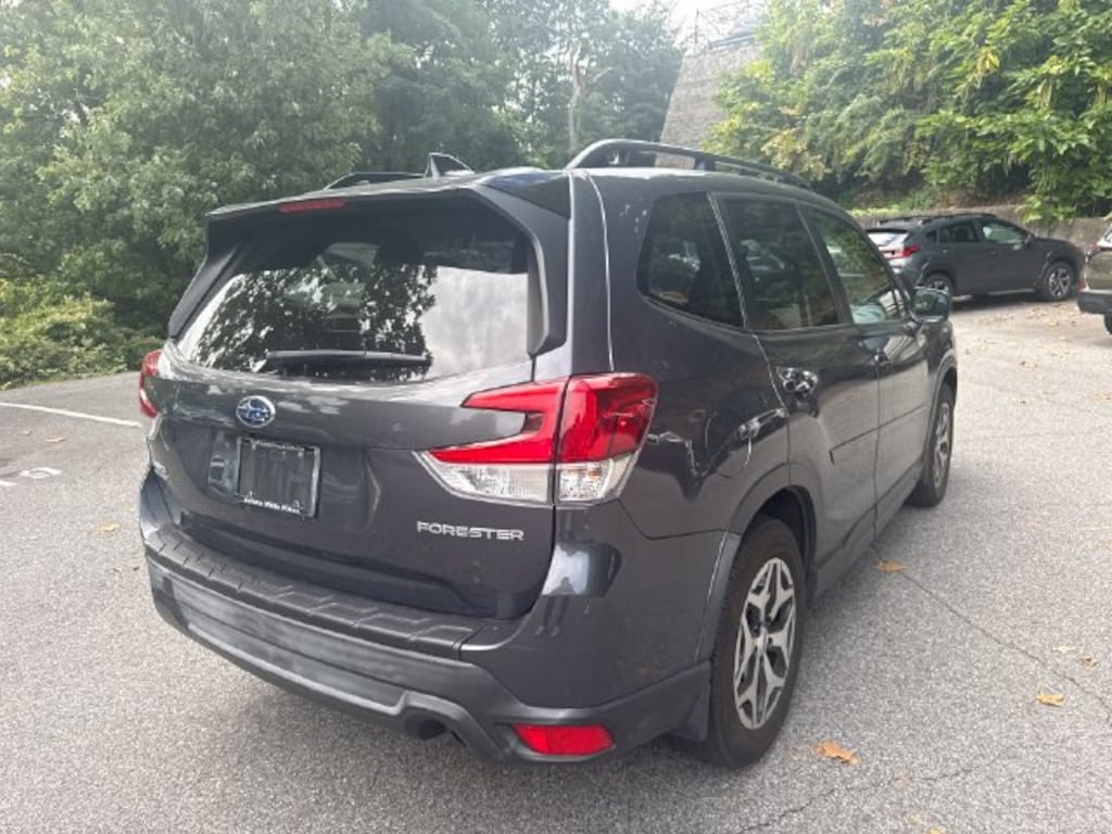 Used 2024 Subaru Forester Premium SUV