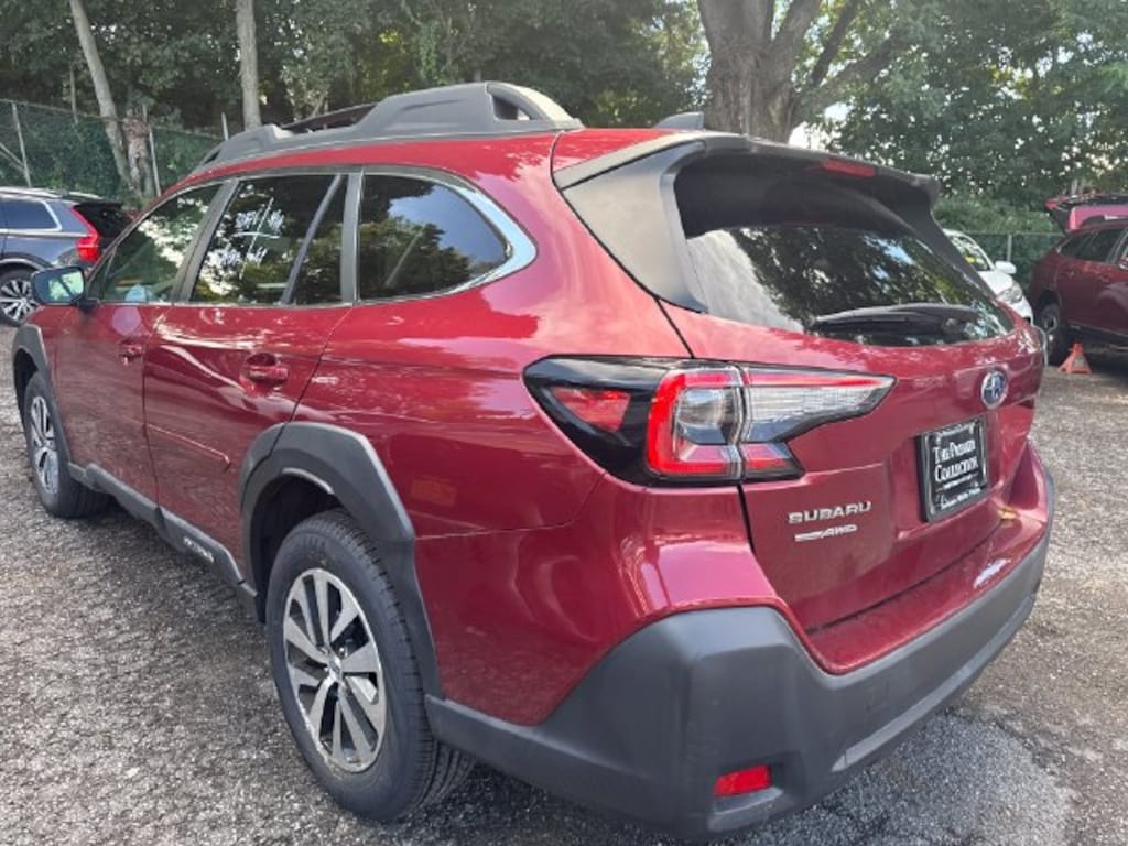 Used 2024 Subaru Outback Premium SUV