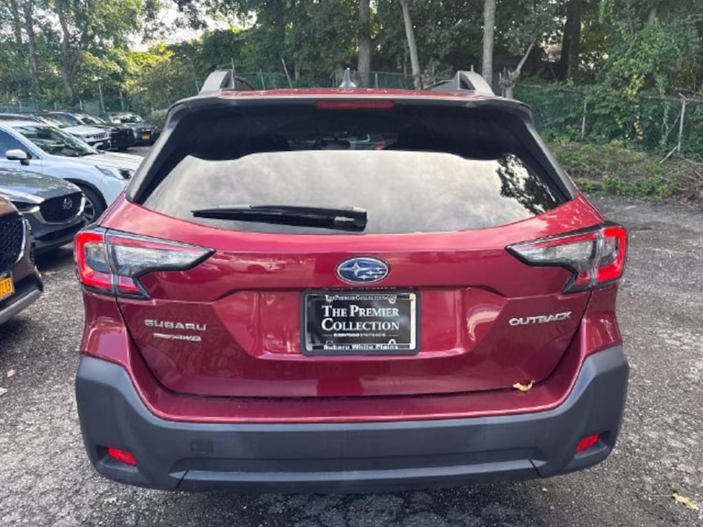 Used 2024 Subaru Outback Premium SUV