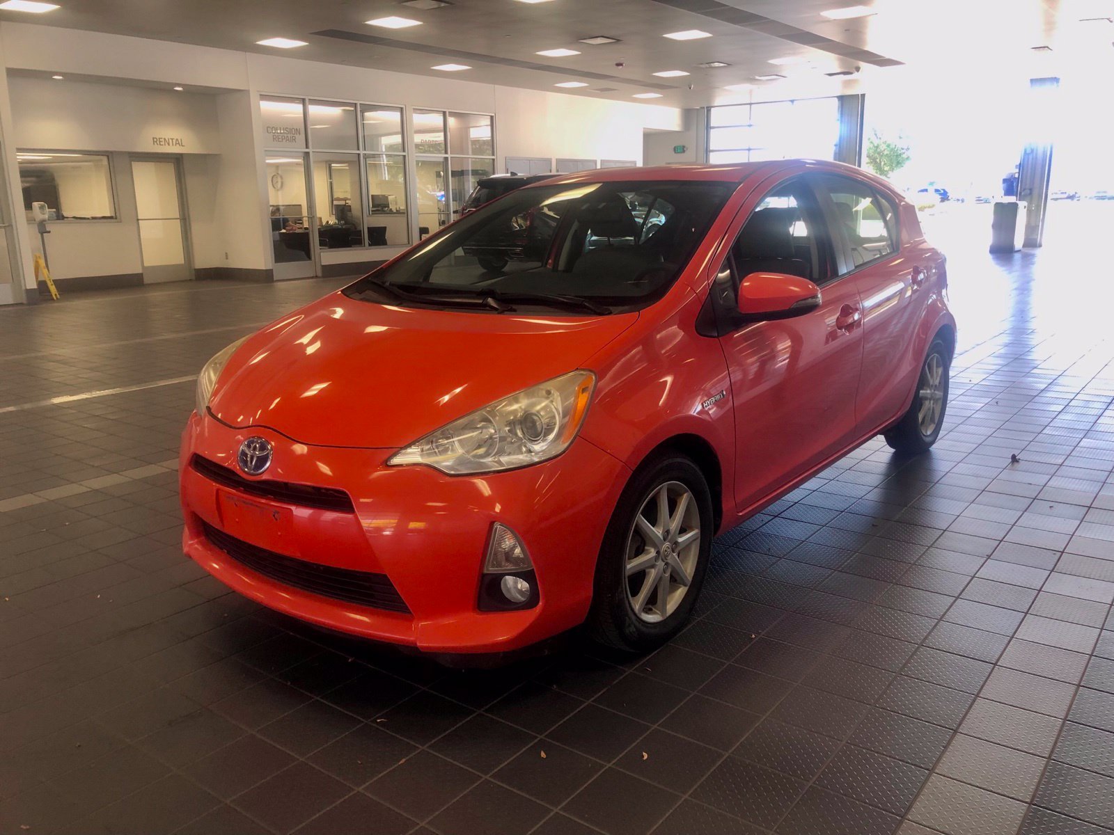  Toyota Prius c