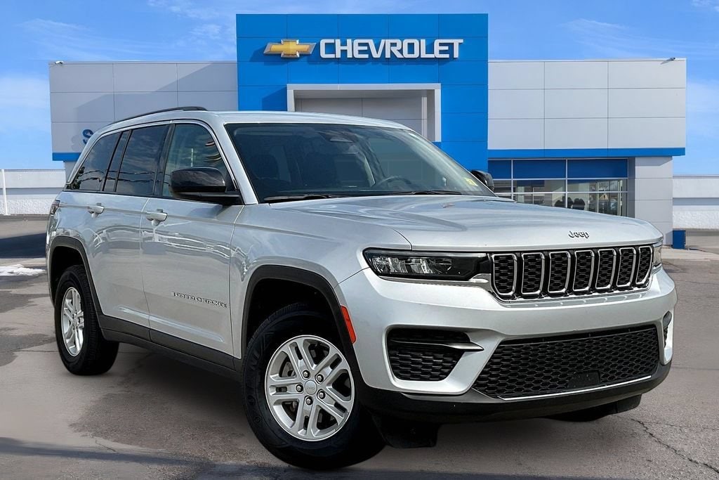 Used 2024 Jeep Grand Cherokee Laredo