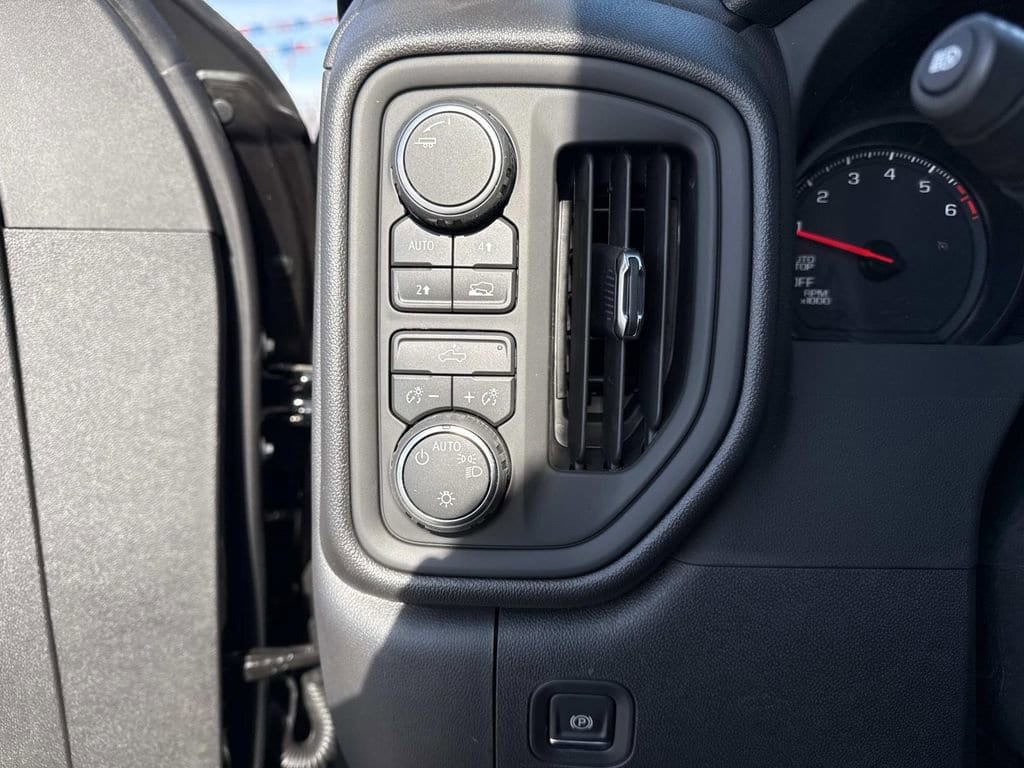 2026 Chevrolet Silverado 1500 Custom - Photo 13