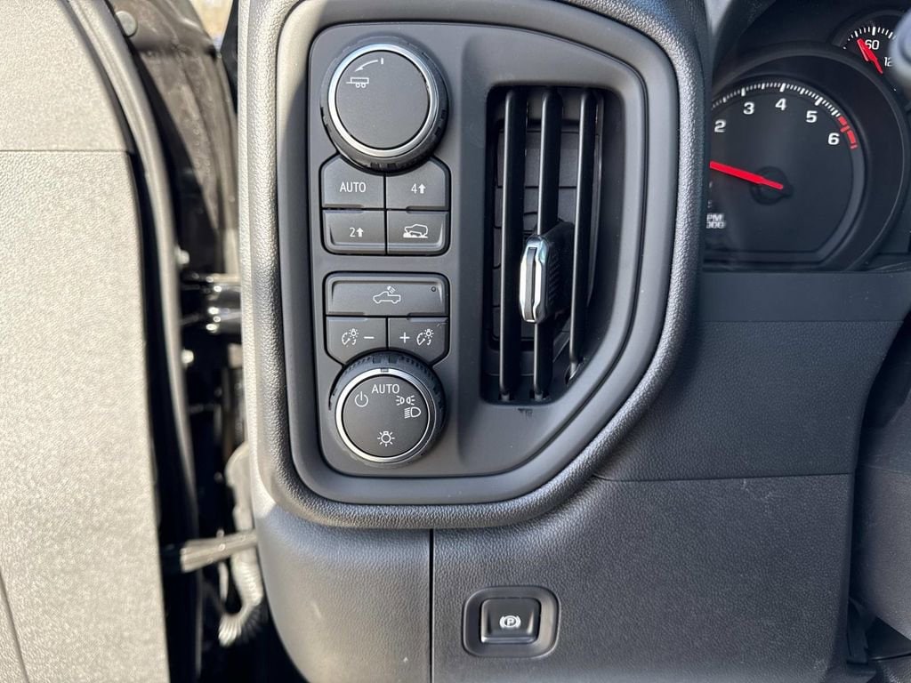 2026 Chevrolet Silverado 1500 Custom - Photo 12