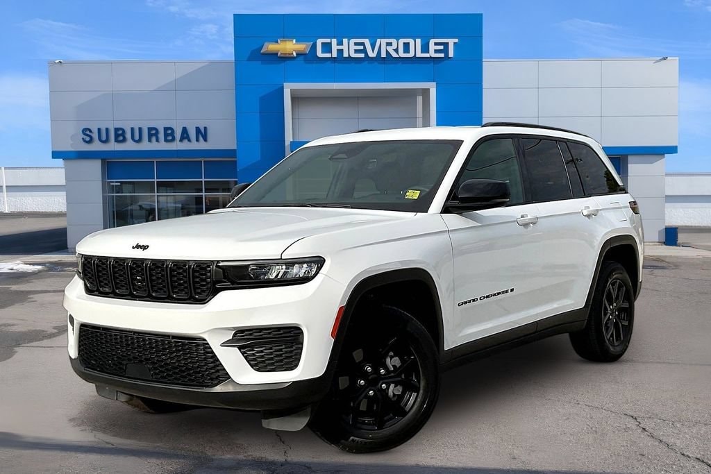 Used 2025 Jeep Grand Cherokee Altitude