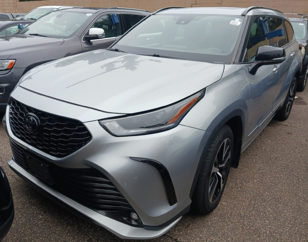 Used 2022 Toyota Highlander XSE